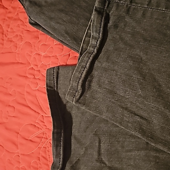 Levi's - Picture 3 of 3